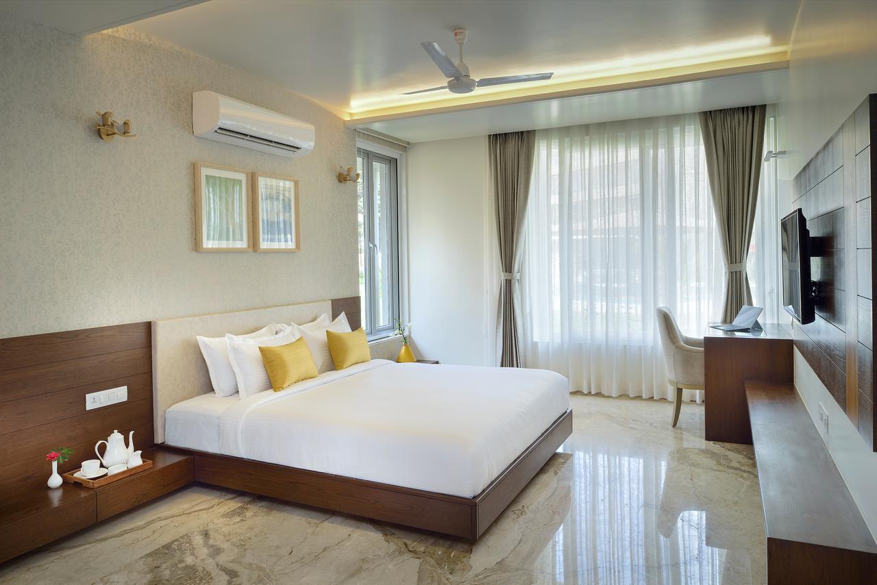 Kabir Hotel & Spa Vadodara Buitenkant foto