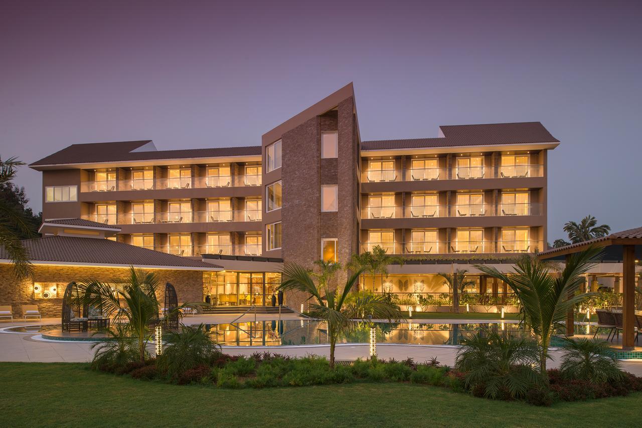 Kabir Hotel & Spa Vadodara Buitenkant foto